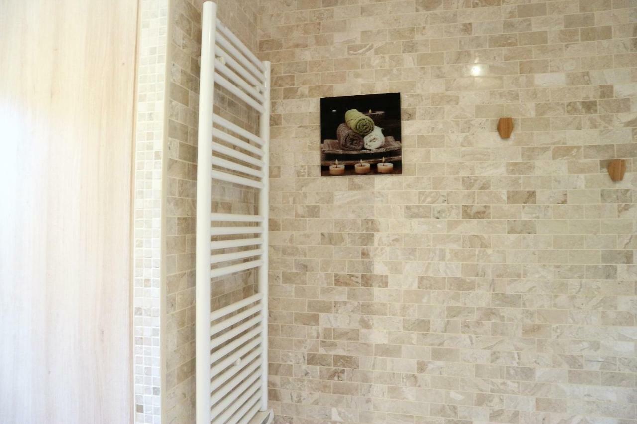 Gite Jet D'Eau Avec Piscine Interieure 30 Minutes Versailles Montainville  Exterior photo